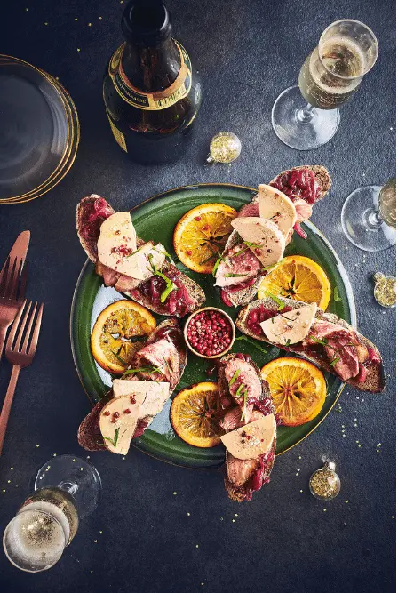crostinis au magret, foie gras, au miel et à l’orange crostinis au magret, foie gras, au miel et à l’orange